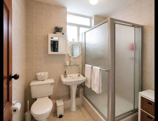 2 BEDROOM APARTMENT FOR SALE IN UMHLANGA CENTRAL